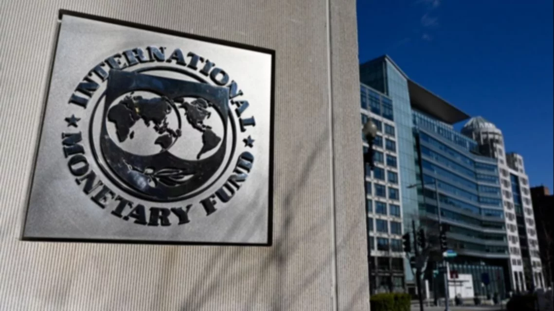 Según el FMI, por la pobreza y la inflación, la situación argentina "es frágil"