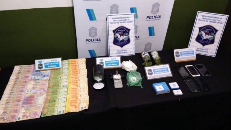 Vendía droga y la cobraba con Cuenta DNI: hubo allanamientos y un detenido