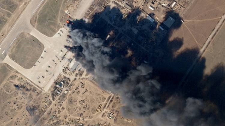 Rusia asegura haber destruido una refinería de petróleo en el este de Ucrania