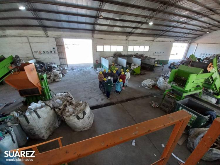 Concurrentes del Centro de Día recorrieron la planta de reciclado