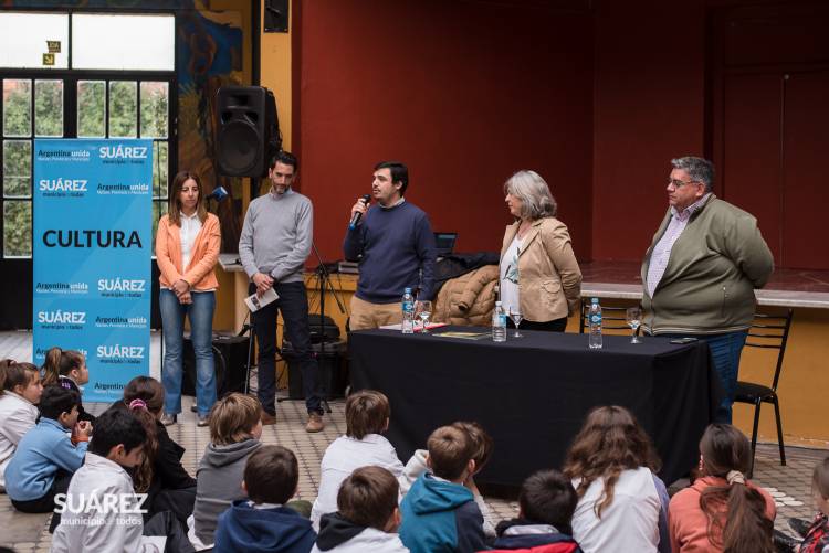Comenzó la Feria del Libro de Coronel Suárez
