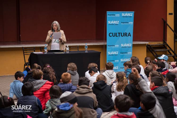 Comenzó la Feria del Libro de Coronel Suárez