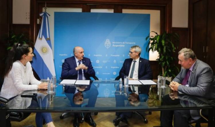 Firmó el rector un convenio con el Ministro de Transporte de la Nación