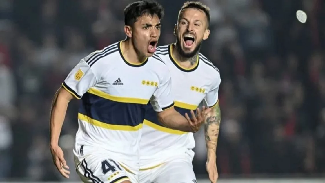 Con otro gol del pibe Langoni, Boca derrotó a Colón
