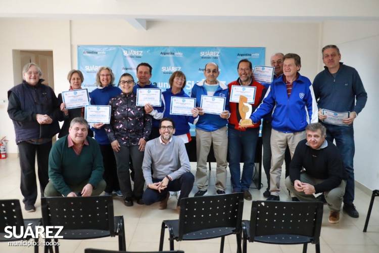 El equipo “campeón provincial” de NewCom recibió la distinción del Municipio