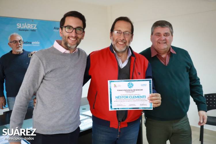 El equipo “campeón provincial” de NewCom recibió la distinción del Municipio
