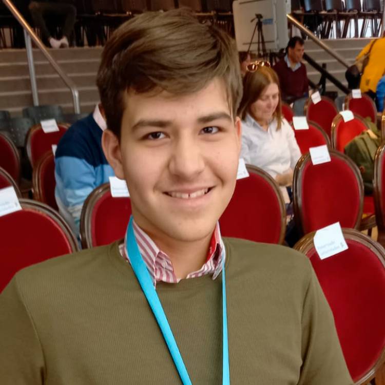 Se estrenó en el Teatro Argentino de La Plata “Felicia”, la obra musical del joven suarense Manuel Avich