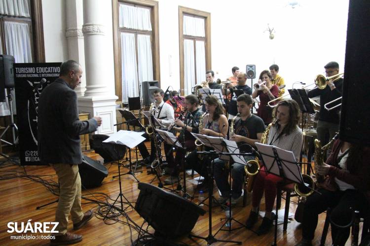 Majestuosa presentación de la Big Band Regional