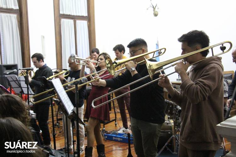 Majestuosa presentación de la Big Band Regional