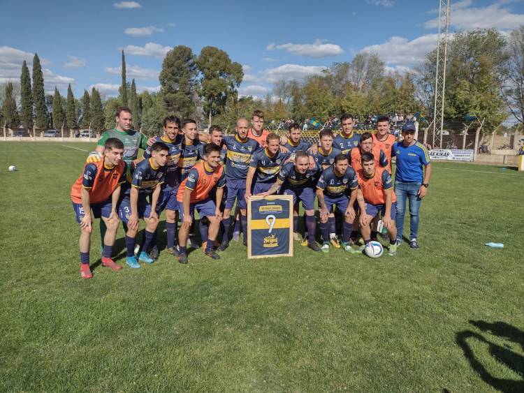 Blanco y Negro y Racing son finalistas, el sueño de Club El Progreso e Independiente quedó trunco.