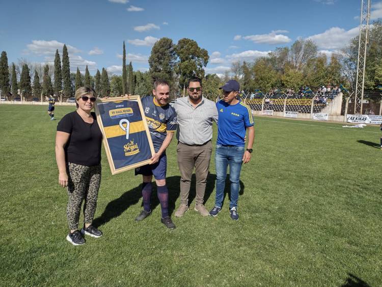Blanco y Negro y Racing son finalistas, el sueño de Club El Progreso e Independiente quedó trunco.