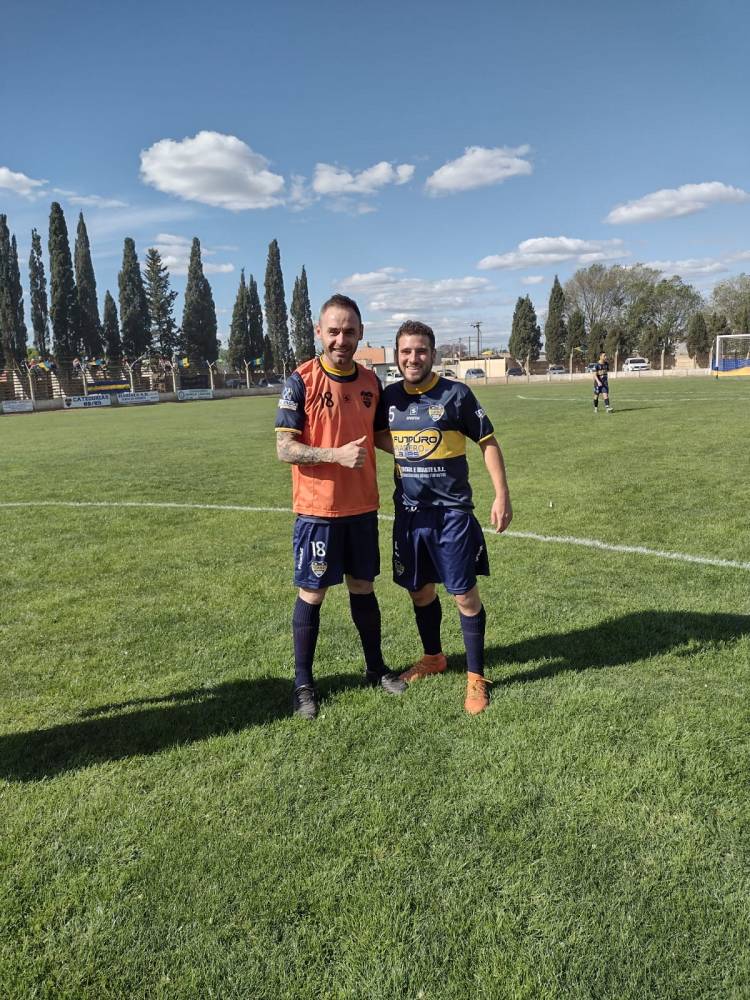 Blanco y Negro y Racing son finalistas, el sueño de Club El Progreso e Independiente quedó trunco.