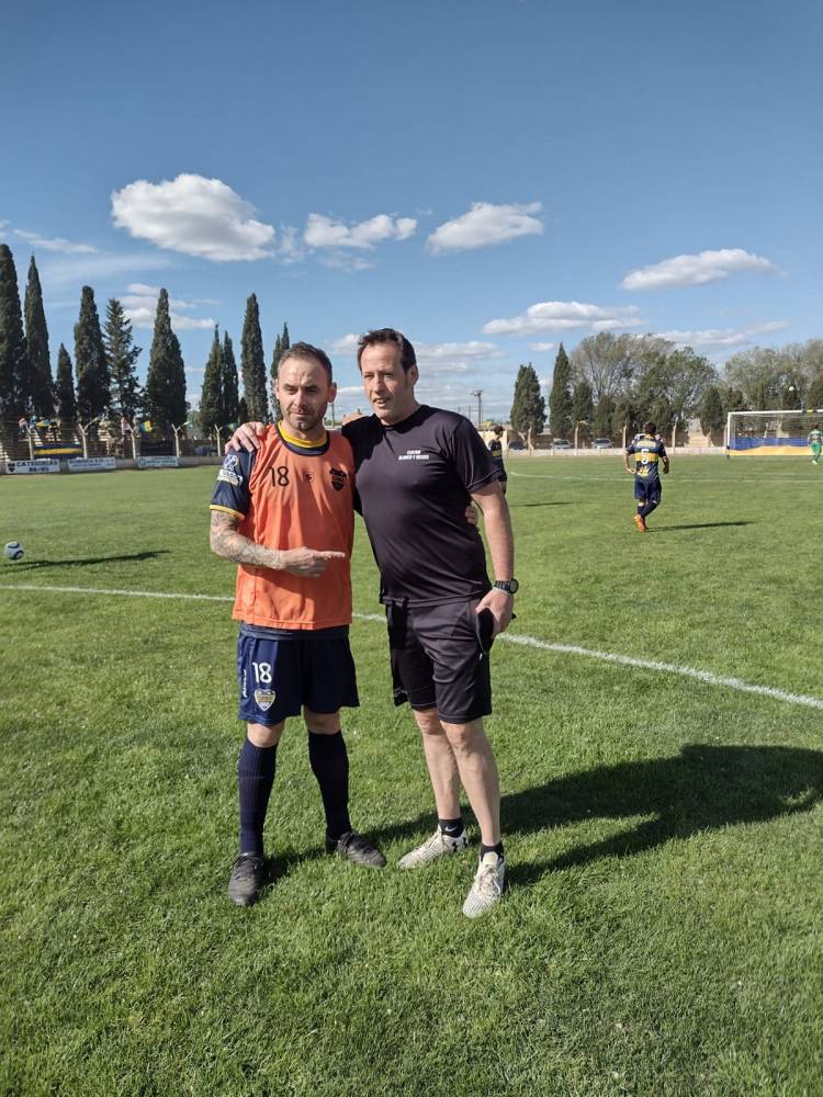 Blanco y Negro y Racing son finalistas, el sueño de Club El Progreso e Independiente quedó trunco.