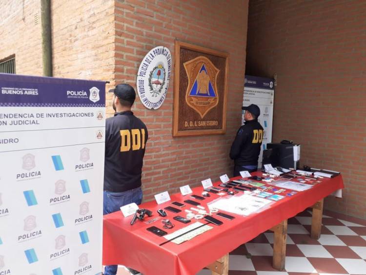 Megaoperativo contra ciberestafadores en la Provincia: 40 detenidos