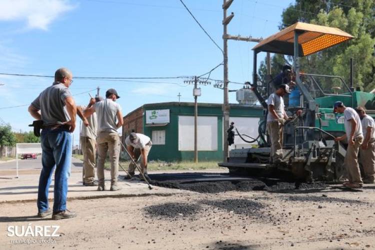 Se inició la pavimentación y repavimentación de Av Casey entre Roque Sáenz Peña y ruta provincial Nº 85