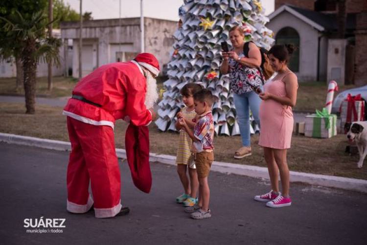 El espíritu de la Navidad brilló en los Pueblos Alemanes y en Suárez