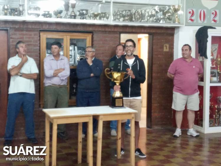 Torneo de Papi Fútbol de Pasman: “La Villa” alzó la copa de campeón
