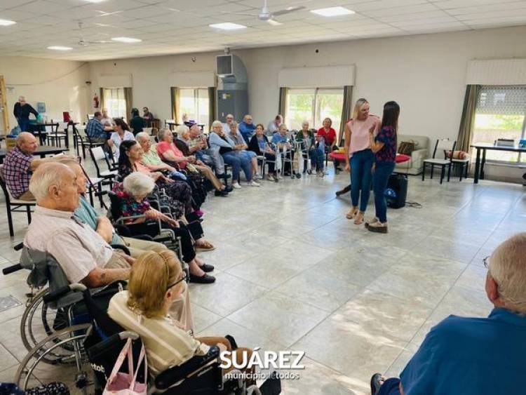 Emocionante “Café Literario” en el Hogar de Ancianos “Domingo Goñi”