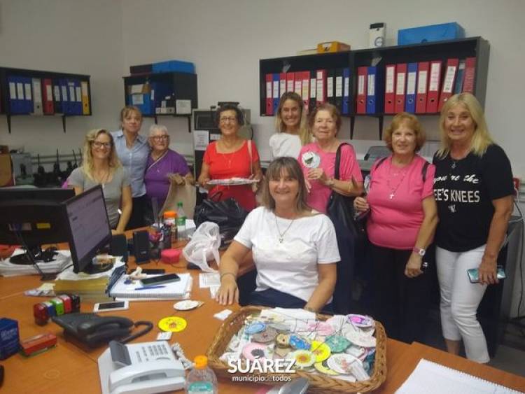 Consejo de Personas Mayores: Entrega de “Tutores” pintados a mano 