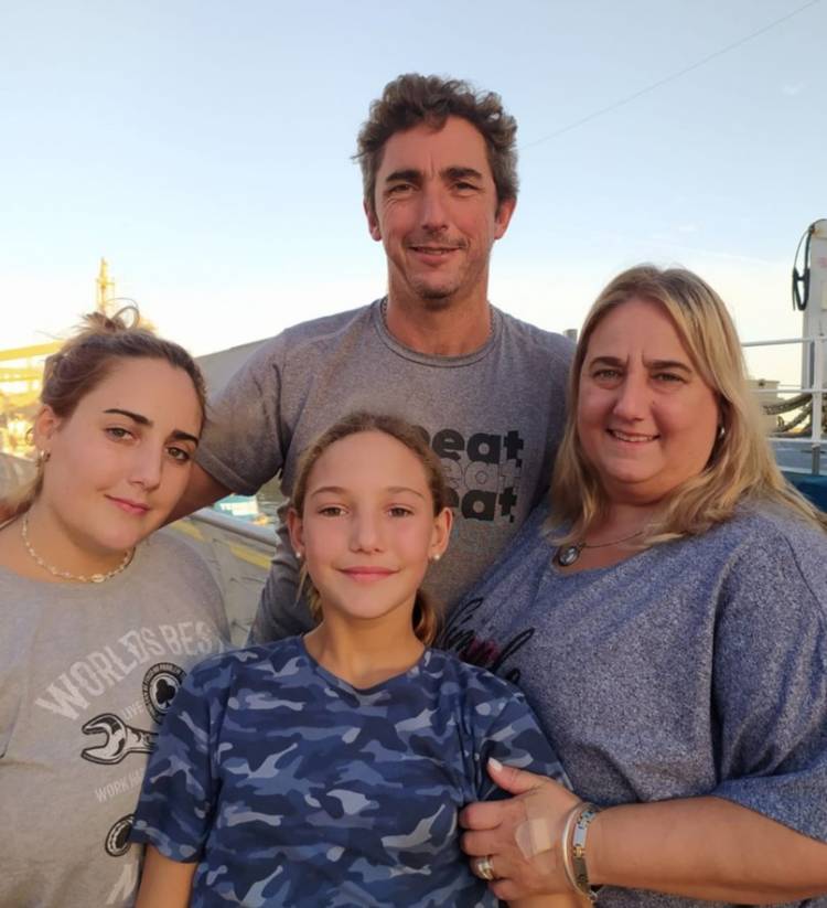 Cicloturistas solidarios: reciben y arreglan bicicletas para los niños