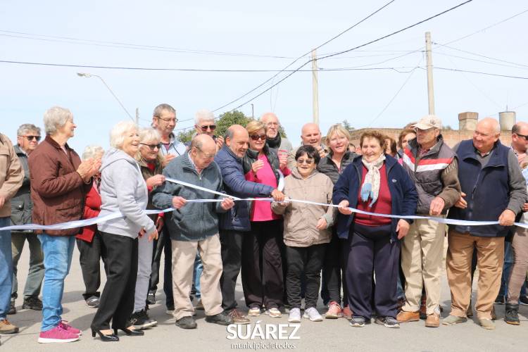 Moccero inauguró cuadras de pavimento en Pueblo San José