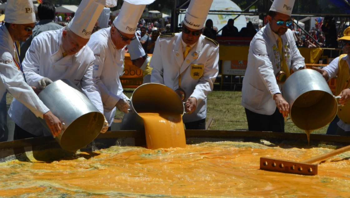Única en Sudamérica: la Omelette Gigante de Pigüé tendrá 20 mil huevos