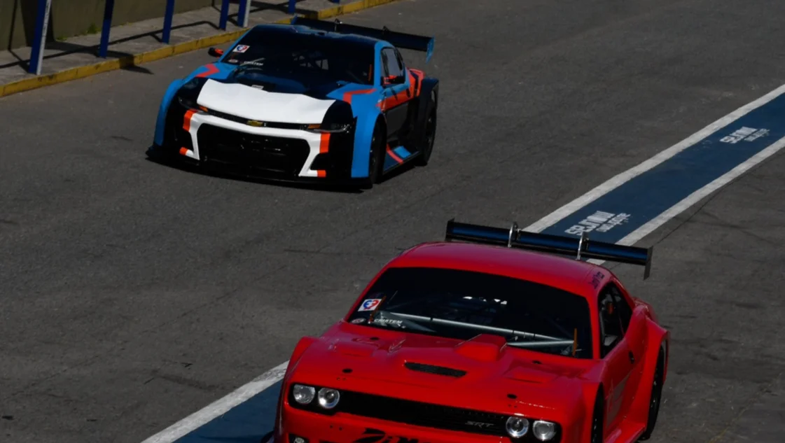 TC: el Dodge Challenger y el Chevrolet Camaro salieron por primera vez a pista