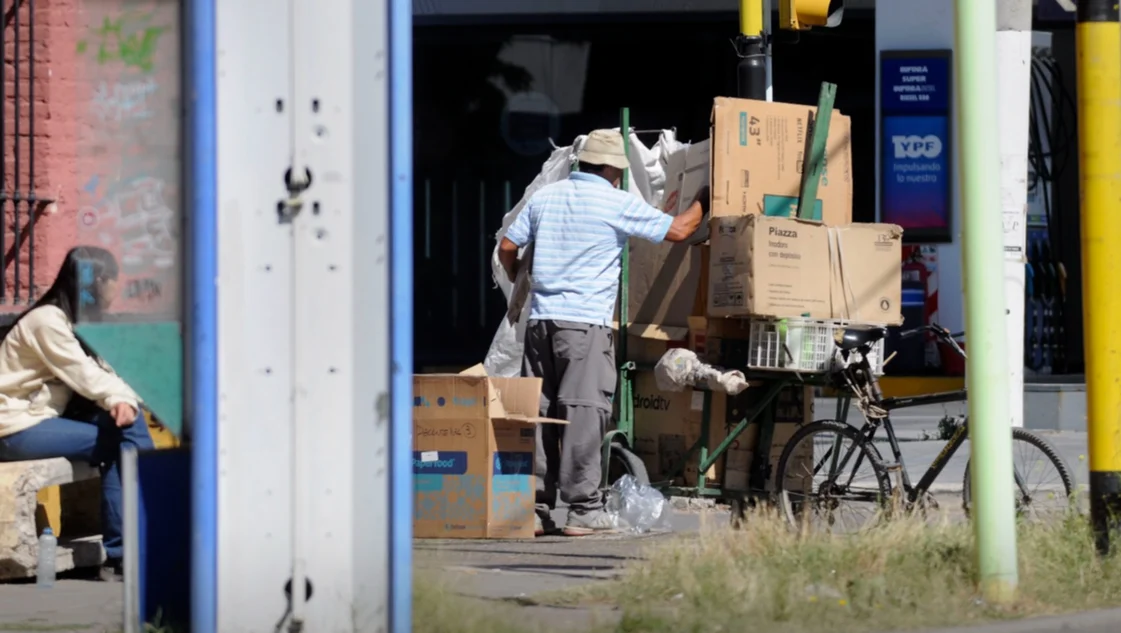 La pobreza trepó al 44,7 % en la Argentina y ya afecta a 17,5 millones de personas