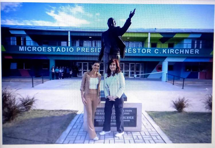 Cristina Kirchner fustigó el plan económico de Javier Milei y lanzó un fuerte mensaje a la interna del PJ ​​​​​​​