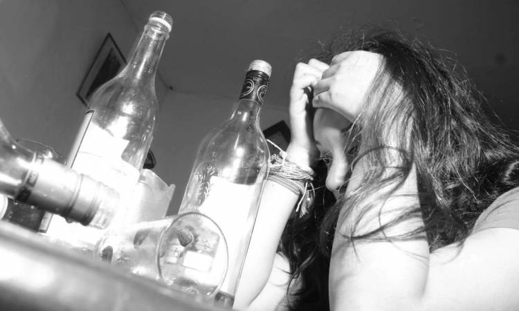 Alcohólicos Anónimos, un espacio para intentar dejar atrás una adicción