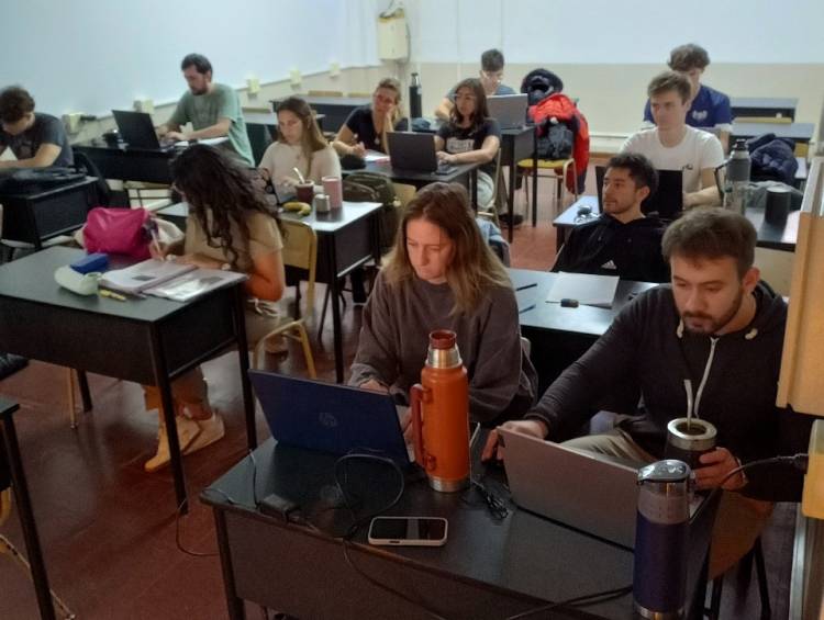 Solidaridad universitaria: La UTN cede aulas y laboratorios para estudiantes de 40 cátedras