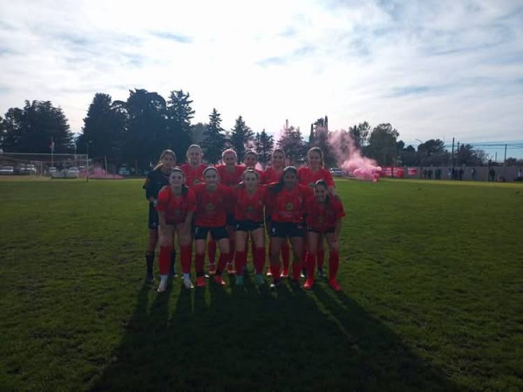 Fútbol femenino: Club Sarmiento y Empleados de Comercio son finalistas