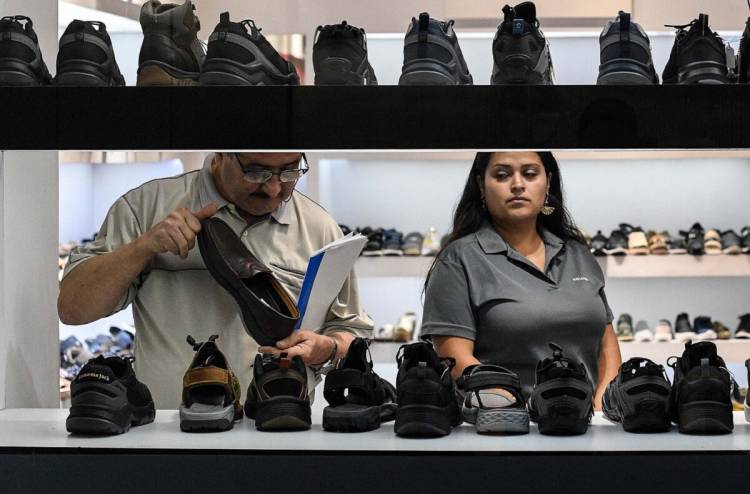 El consumo de calzado e indumentaria creció 4% en Junio y acumula seis meses de suba