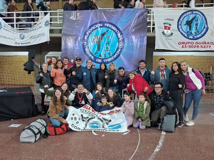 La escuela cinturón blanco de Coronel Suarez participó del 26 torneo metropolitano F.A.I.T