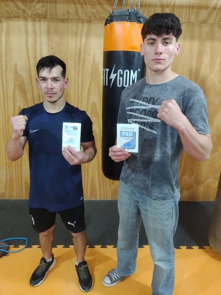 5 boxeadores del Fitness Dojo Club ya tienen sus licencias de boxeadores amateurs