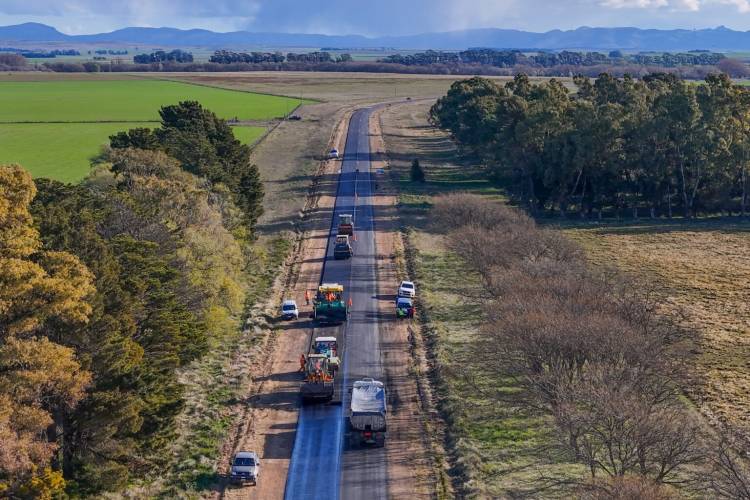 La Provincia invierte en la repavimentación de la emblemática Ruta 76