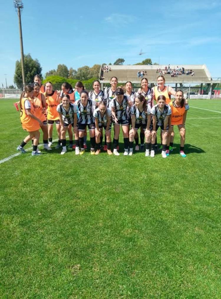 Blanco y Negro goleo en el Superclasico femenino