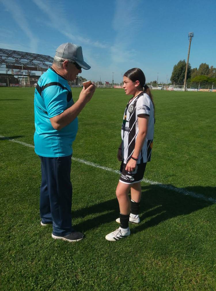 Blanco y Negro goleo en el Superclasico femenino