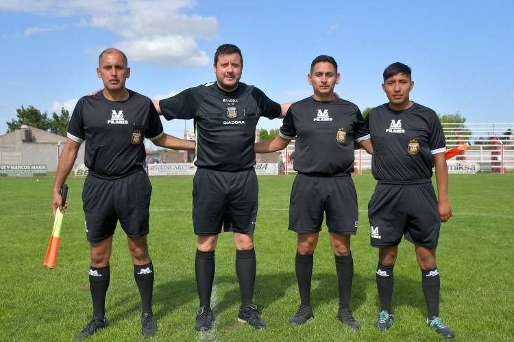 Racing goleo a un Independiente remendado y golpeado