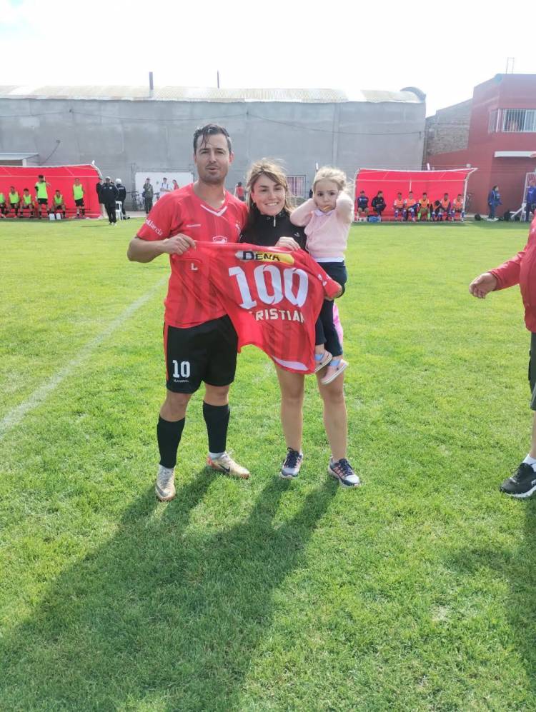 Racing goleo a un Independiente remendado y golpeado