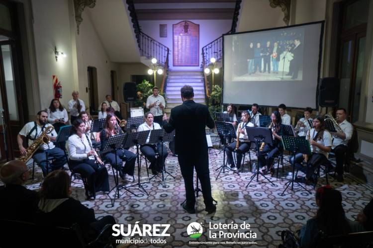 Una noche de historia e identidad que ni la tormenta pudo detener