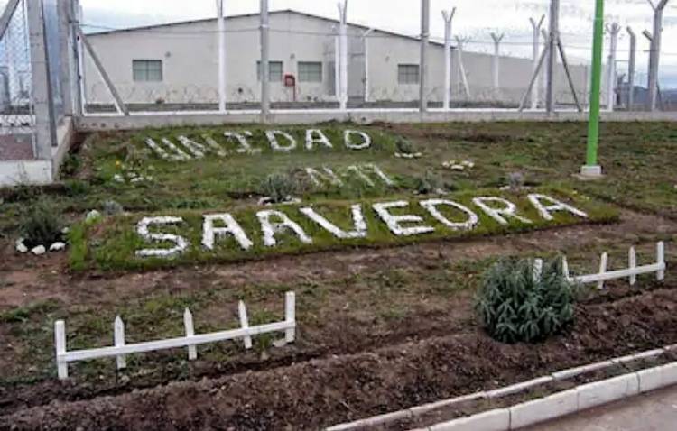 Allanan la cárcel de Saavedra, el Penal de Bahía Blanca y una vivienda por una extorsión
