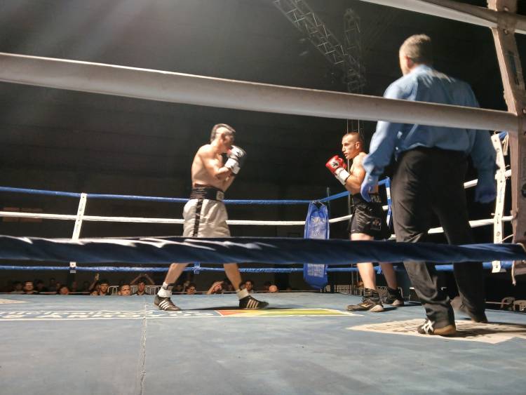 Boxeo profesional y amateurs en Independiente de Coronel Pringles