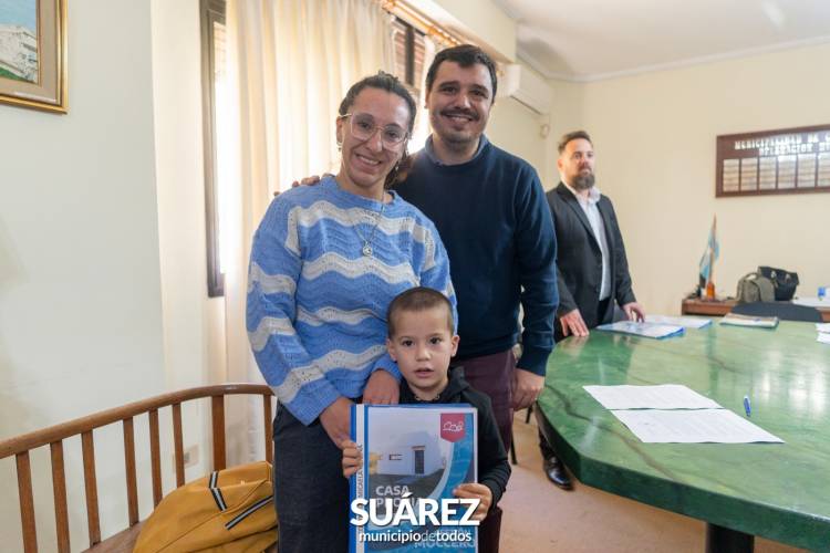 Huanguelén: 20 familias firmaron su boleto de compra-venta de terrenos