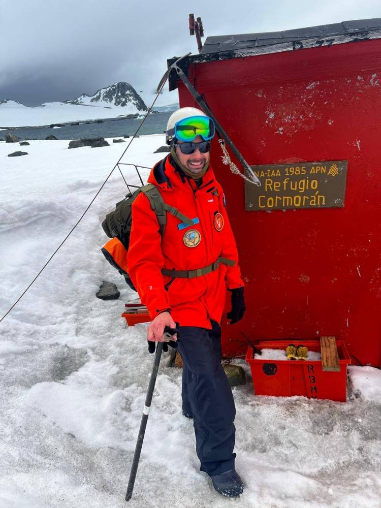 Rodrigo Lopez del SMN diálogo desde la Antártida con FM Suarense