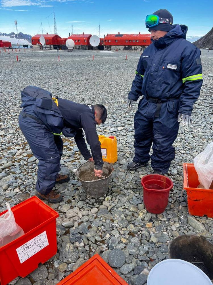 Rodrigo Lopez del SMN diálogo desde la Antártida con FM Suarense