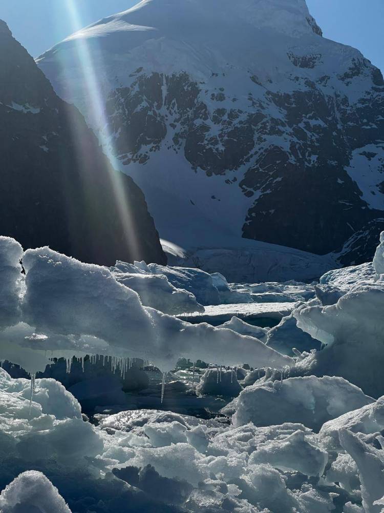 Rodrigo Lopez del SMN diálogo desde la Antártida con FM Suarense