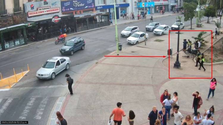 Bahía Blanca: Detienen a una mujer que vendía droga en la Plaza Rivadavia