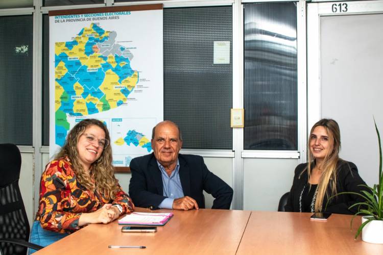 Moccero gestionó 15 nuevas maquinarias para el Taller Textil Municipal