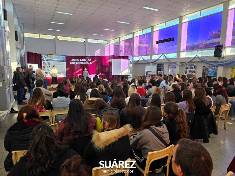 Formación, vocación y compromiso: 11 nuevos enfermeros juraron en la X Jornada Integradora